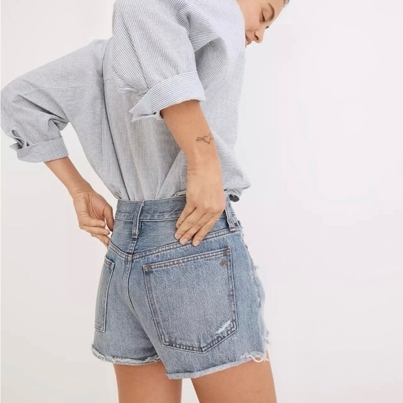 Madewell Relaxed Denim Shorts, Women’s Size 29, Distressed, High Waist - Picture 3 of 10